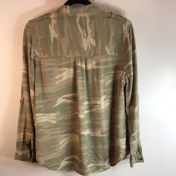 Jordache Camo Button Down Shirt Size Medium - Picture 5 of 8